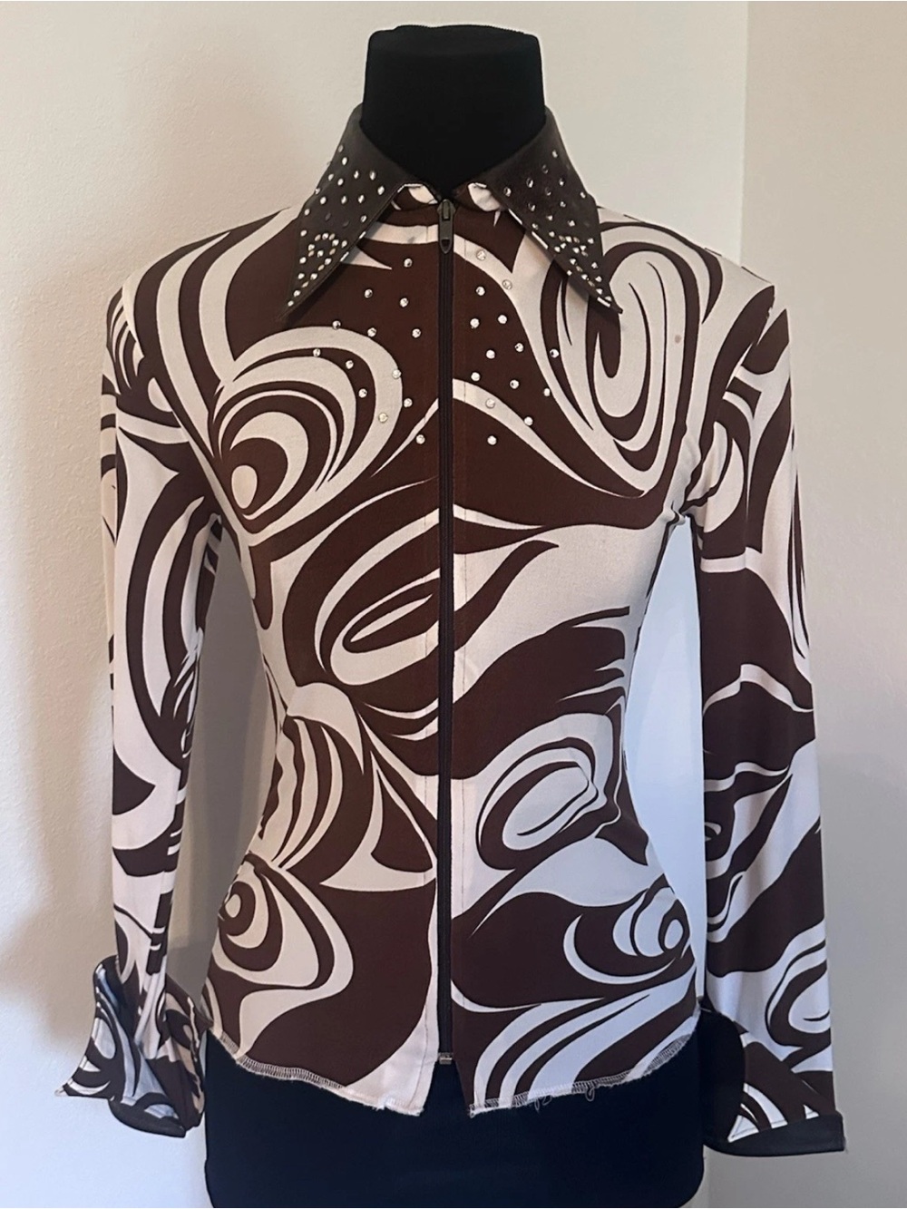 Women's Brown & Cream Swirl Zip-Front Blouse with Studded Collar